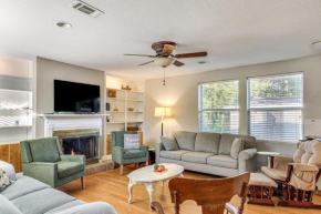 7 Mi to Pensacola Beach Home with Pet-Friendly Yard